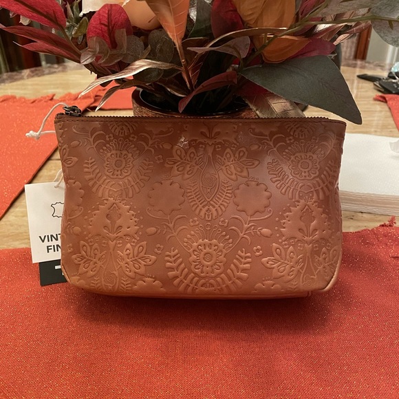 The Sak Brown Leather Clutch NWT - Picture 2 of 12
